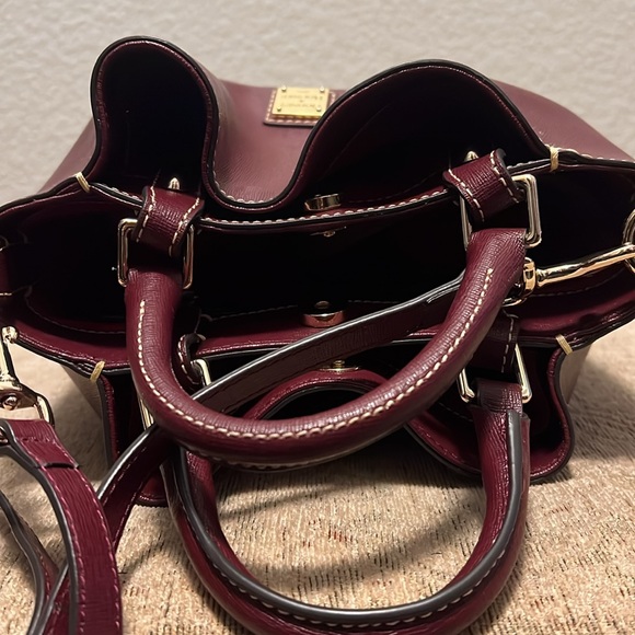 Unique curvy style Dooney & Bourke satchel - Picture 3 of 5